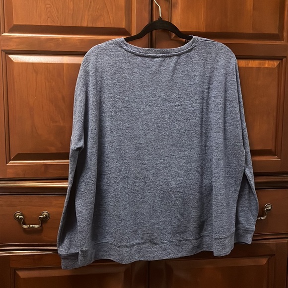 Blue drop-shoulder sweater - Picture 2 of 3